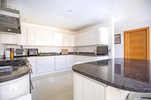 Photo 16- click for photo gallery